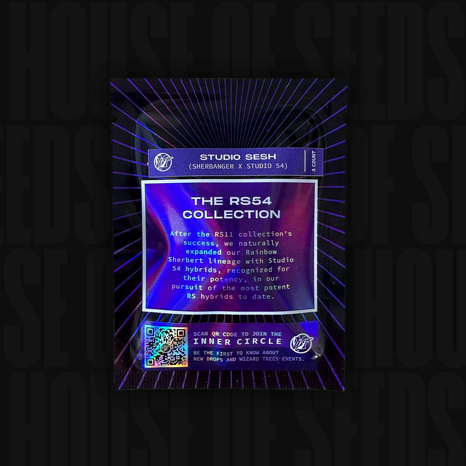 Auf einer violett-blauen Karte ist ein Text über „Studio Sesh“ von Wizard Trees zu sehen, mit einem QR-Code am unteren Rand.